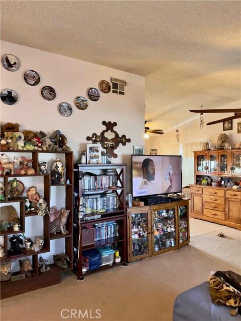 Detail Gallery Image 4 of 57 For 7117 Bonita, Joshua Tree,  CA 92252 - 3 Beds | 2 Baths