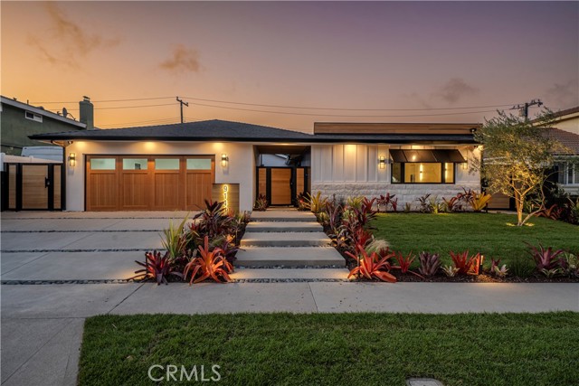 9141 Aloha Drive, Huntington Beach CA: https://media.crmls.org/medias/cfc683d0-7501-4320-96ee-06a2f0284660.jpg