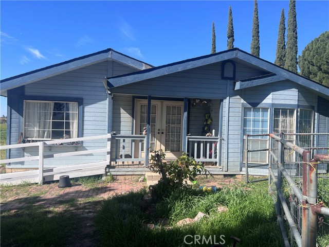 Detail Gallery Image 2 of 43 For 10885 Jonathan, Cherry Valley,  CA 92223 - 3 Beds | 2 Baths