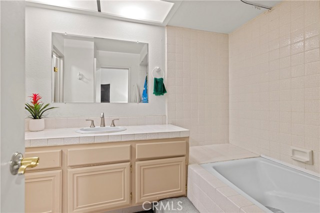 Detail Gallery Image 26 of 55 For 25139 Amberley Way, Valencia,  CA 91355 - 3 Beds | 2 Baths