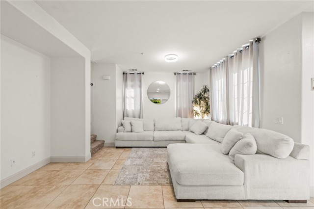 Detail Gallery Image 3 of 47 For 31210 Strawberry Tree, Temecula,  CA 92592 - 3 Beds | 2/1 Baths