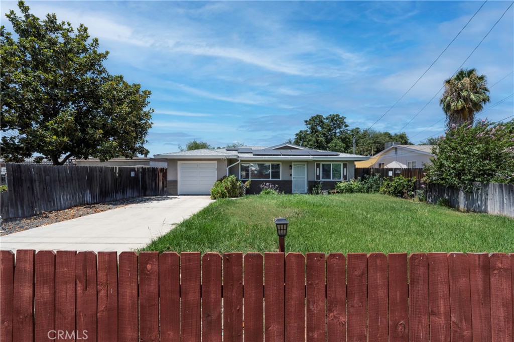 327 S Gilbert