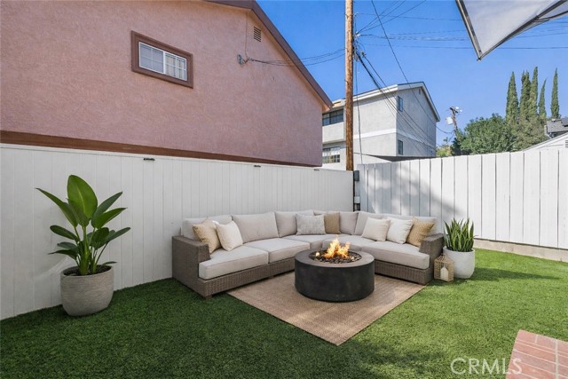 Detail Gallery Image 2 of 24 For 21209 De La Guerra St, Woodland Hills,  CA 91364 - 1 Beds | 1 Baths