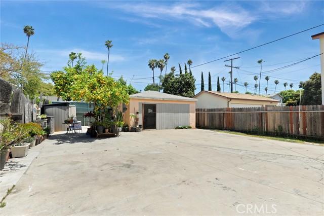 Detail Gallery Image 21 of 26 For 5864 Bonsallo Ave, Los Angeles,  CA 90044 - 4 Beds | 2 Baths