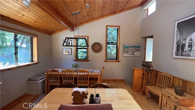 Detail Gallery Image 9 of 46 For 33478 Angeles Dr, Green Valley Lake,  CA 92341 - 2 Beds | 2 Baths