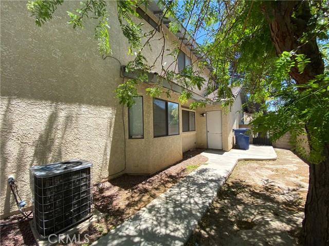 43321 Cottage Lane, Lancaster CA: https://media.crmls.org/medias/cfcaa36e-4a1c-450b-89f2-a306b7cf8226.jpg