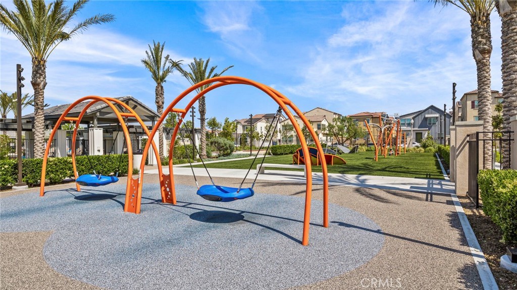 https://media.crmls.org/medias/cfcc6260-3d31-4327-8876-64c1fbea96dc.jpg?preset=X-Large