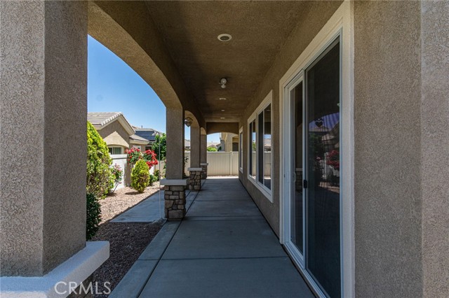 19478 Big Horn Street, Apple Valley CA: https://media.crmls.org/medias/cfcd08ef-380d-481d-882a-32e296565f63.jpg