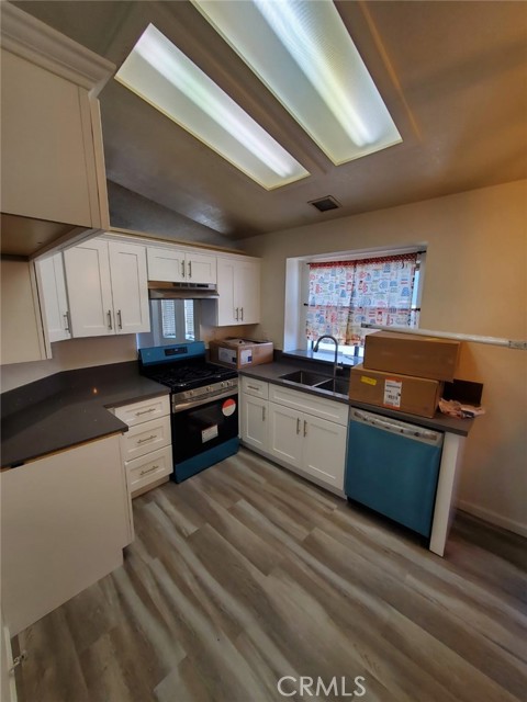 Detail Gallery Image 3 of 13 For 23805 Mark Twain, Moreno Valley,  CA 92557 - 3 Beds | 2 Baths