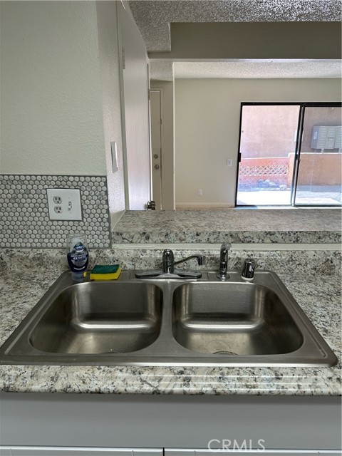 Detail Gallery Image 5 of 19 For 1480 W Edgehill Rd #55,  San Bernardino,  CA 92405 - 2 Beds | 1 Baths