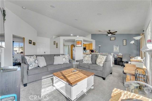 Detail Gallery Image 11 of 30 For 3817 Hatcher Pl, Rosamond,  CA 93560 - 3 Beds | 2 Baths