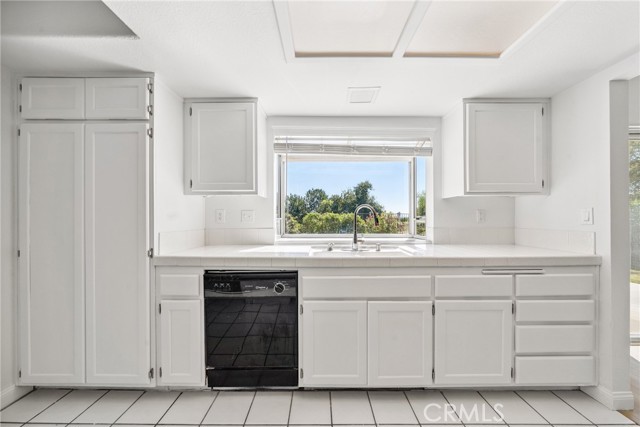 Detail Gallery Image 6 of 19 For 23260 Joaquin Ridge Dr, Murrieta,  CA 92562 - 4 Beds | 2 Baths