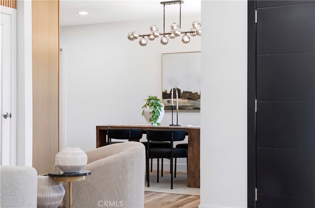 https://media.crmls.org/medias/cfce7344-1af4-43ac-bfe2-650328c866ce.jpg?preset=X-Large