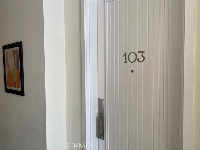 Detail Gallery Image 3 of 43 For 11851 Laurelwood Dr #103,  Studio City,  CA 91604 - 3 Beds | 3/1 Baths