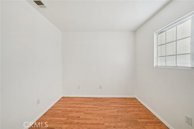 Detail Gallery Image 14 of 28 For 24335 Sykes Dr, Moreno Valley,  CA 92553 - 3 Beds | 2 Baths