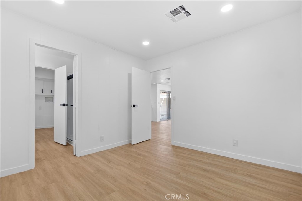 MLS #OC25240033 image #26