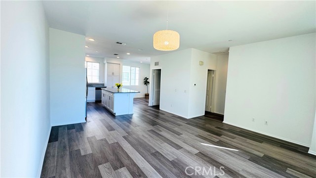 Detail Gallery Image 6 of 20 For 936 Savi Drive #104,  Corona,  CA 92878 - 3 Beds | 3/1 Baths