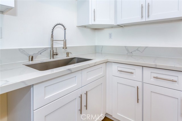 Detail Gallery Image 14 of 31 For 22016 Schoolcraft St, Canoga Park,  CA 91303 - 3 Beds | 2 Baths