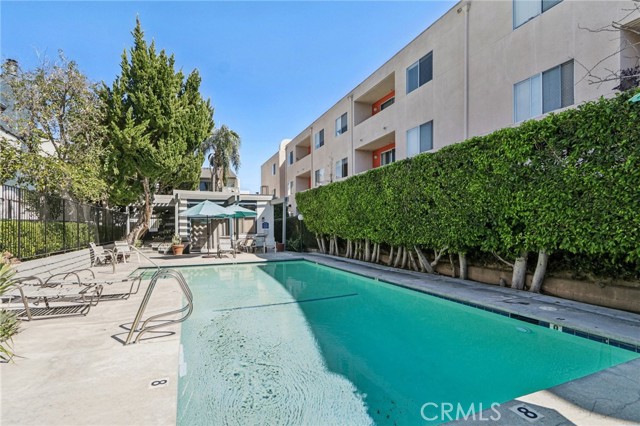 Detail Gallery Image 29 of 37 For 12390 Chandler Bld #J,  Valley Village,  CA 91607 - 3 Beds | 2/1 Baths