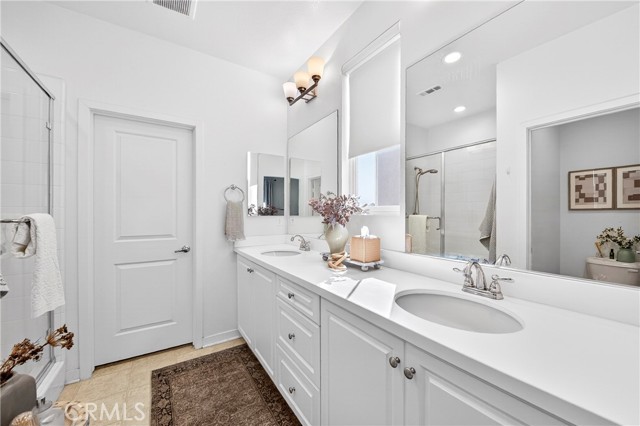 Detail Gallery Image 14 of 23 For 390 N Bellarose Way, Anaheim,  CA 92805 - 3 Beds | 2/1 Baths