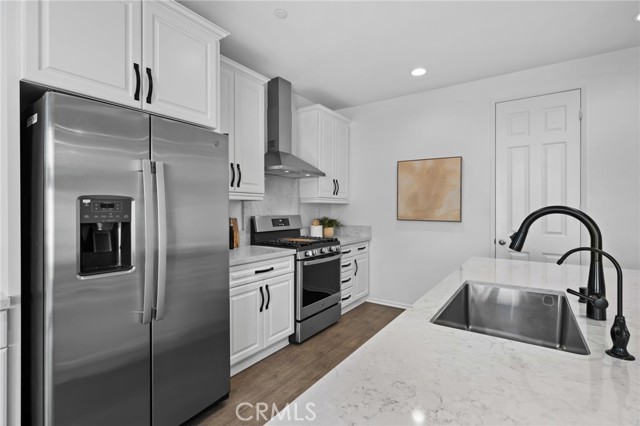 Detail Gallery Image 10 of 56 For 24085 Midvale Ct, Corona,  CA 92883 - 4 Beds | 3 Baths