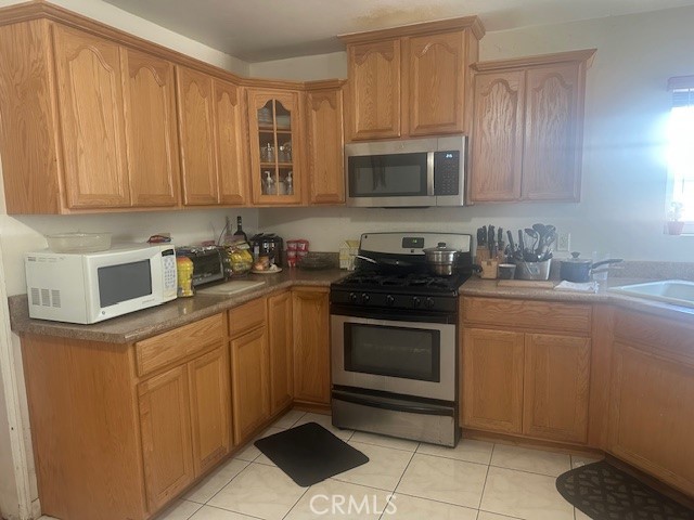 641 W 48th Street, San Bernardino CA: https://media.crmls.org/medias/cfd37fe5-983d-4c6e-9f40-37d65e1c2d5a.jpg