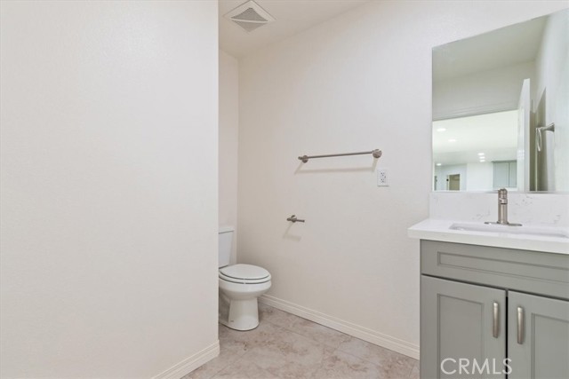 Detail Gallery Image 11 of 24 For 2231 W 20th St, Rosamond,  CA 93560 - 4 Beds | 2/1 Baths