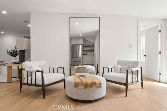 3170 Corinth Avenue, Los Angeles CA: https://media.crmls.org/medias/cfd43cb6-6c60-4b54-8c3b-1508fc2e0948.jpg