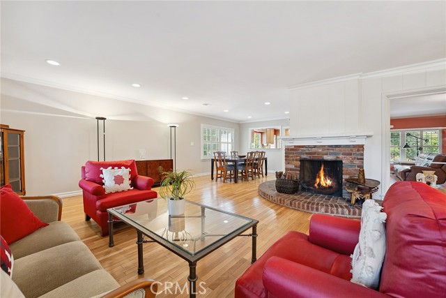 6217 Orion Avenue, Van Nuys CA: https://media.crmls.org/medias/cfd4ef9f-6e2f-4624-ade1-4e56b99580ee.jpg
