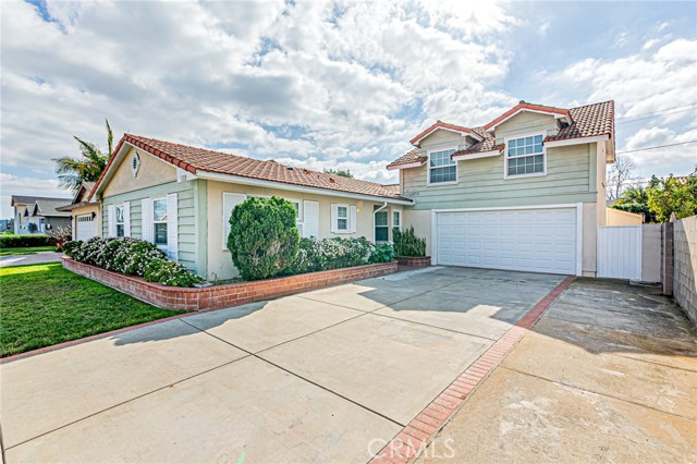Detail Gallery Image 2 of 44 For 559 Traverse, Costa Mesa,  CA 92626 - 3 Beds | 2 Baths