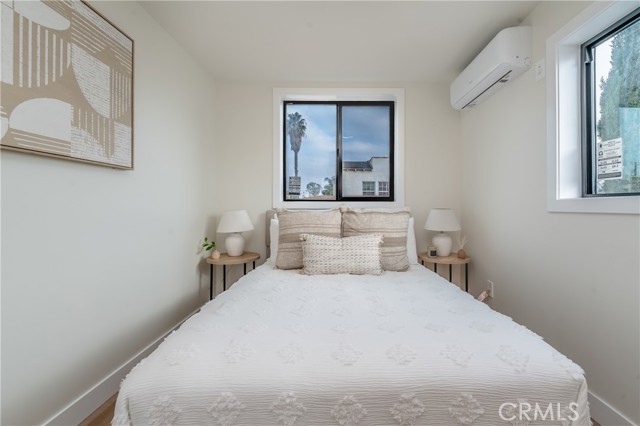 Detail Gallery Image 12 of 23 For 1972 S Corning St, Los Angeles,  CA 90034 - 2 Beds | 2 Baths