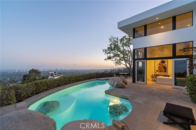 Detail Gallery Image 1 of 27 For 1436 Summitridge Dr, Beverly Hills,  CA 90210 - 4 Beds | 5/1 Baths