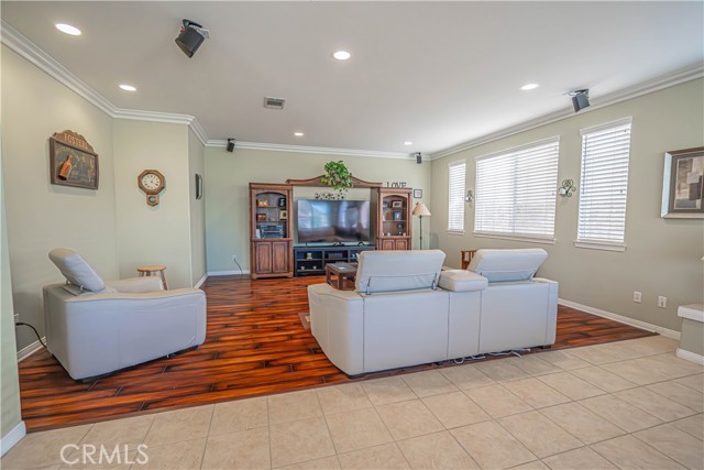 Detail Gallery Image 17 of 45 For 21157 Cross Creek Dr, Saugus,  CA 91350 - 4 Beds | 2/1 Baths