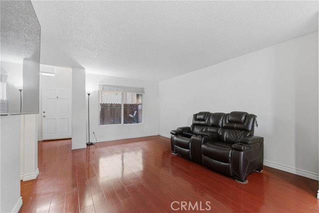 Detail Gallery Image 9 of 31 For 9200 Palm St #6,  Bellflower,  CA 90706 - 2 Beds | 2 Baths