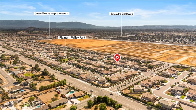 5599 Skimmer Drive, Jurupa Valley CA: https://media.crmls.org/medias/cfd900ab-199f-4741-9255-04ff2332e15e.jpg