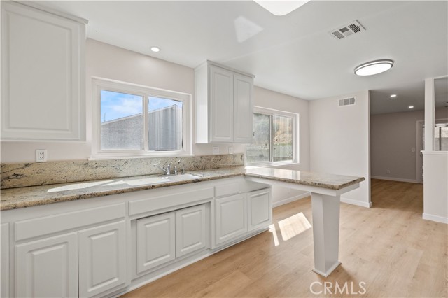 27231 Cabrera Avenue, Saugus CA: https://media.crmls.org/medias/cfd9a0e7-f56c-4500-9591-3ec49ad6dea6.jpg