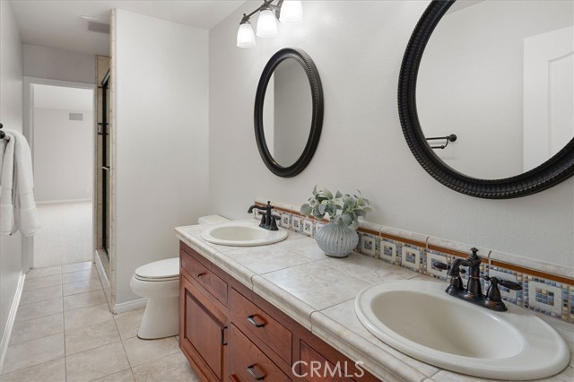 20104 Gina Court, Saugus CA: https://media.crmls.org/medias/cfd9da3b-2abd-4549-98dd-a5fd90e33a5e.jpg