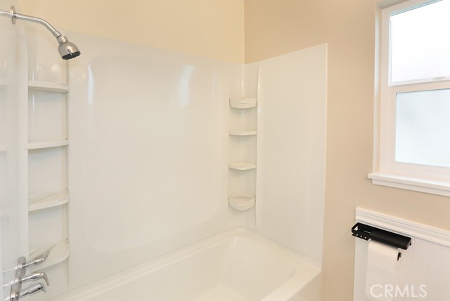 Detail Gallery Image 11 of 20 For 1923 English St, Santa Ana,  CA 92706 - 3 Beds | 1 Baths