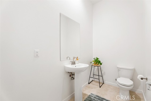 Detail Gallery Image 24 of 37 For 704 Dusky Creek, Lake Forest,  CA 92610 - 3 Beds | 2/2 Baths