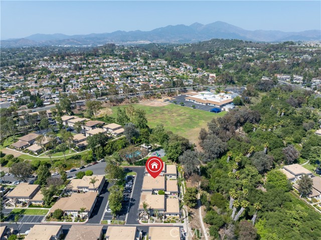 26408 Via Roble, Mission Viejo CA: https://media.crmls.org/medias/cfda8cdd-a22d-41b1-b2f5-b59054724251.jpg