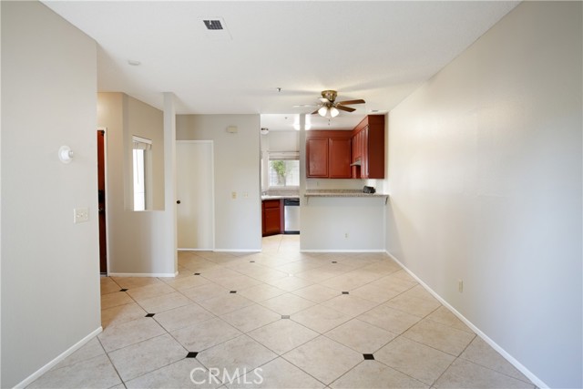 260 Victoria Street, Costa Mesa CA: https://media.crmls.org/medias/cfdabbad-5204-401c-9ec0-96605321a71f.jpg