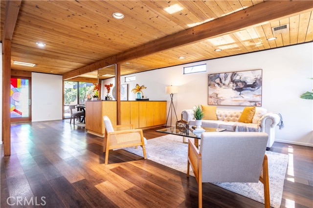 Detail Gallery Image 13 of 44 For 17442 Horace St, Granada Hills,  CA 91344 - 3 Beds | 3 Baths