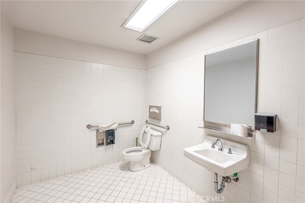 Cfdbd4E4 1A2B 4945 837C 8Fb7E89Cd365 2495 E Lakeshore Drive, Lake Elsinore, Ca 92530 &Lt;Span Style='BackgroundColor:transparent;Padding:0Px;'&Gt; &Lt;Small&Gt; &Lt;I&Gt; &Lt;/I&Gt; &Lt;/Small&Gt;&Lt;/Span&Gt;