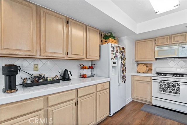 Detail Gallery Image 13 of 27 For 318 N Adams St #103,  Glendale,  CA 91206 - 2 Beds | 2 Baths