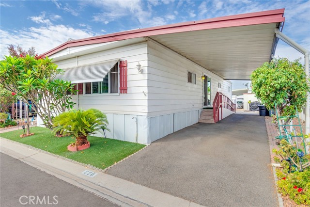 Detail Gallery Image 2 of 30 For 4000 Pierce St #220,  Riverside,  CA 92505 - 3 Beds | 2 Baths