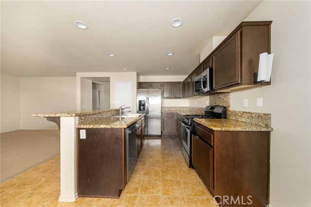 Detail Gallery Image 13 of 47 For 15706 Basin Ln, Victorville,  CA 92394 - 4 Beds | 2 Baths