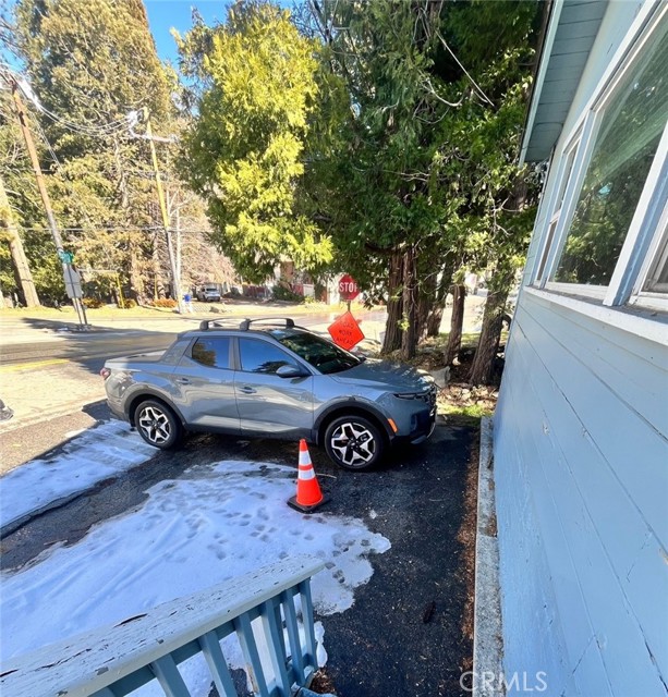 23035 Waters, Crestline, CA 92325
