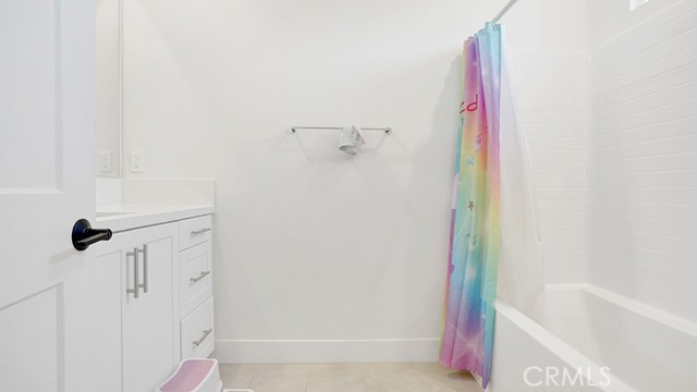 Detail Gallery Image 13 of 38 For 16372 Moonstone Cir, Tustin,  CA 92782 - 3 Beds | 3/1 Baths