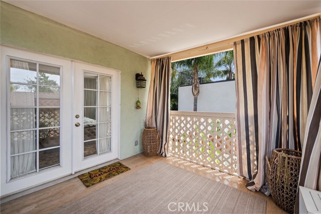 13936 Magnolia Boulevard, Sherman Oaks CA: https://media.crmls.org/medias/cfde9def-12f9-45b3-8b4c-72655a62075a.jpg