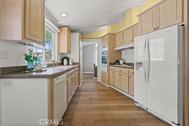 5200 Irvine Blvd Spc 218, Irvine CA: https://media.crmls.org/medias/cfdeafec-bd1a-4653-be46-b492defbd96e.jpg